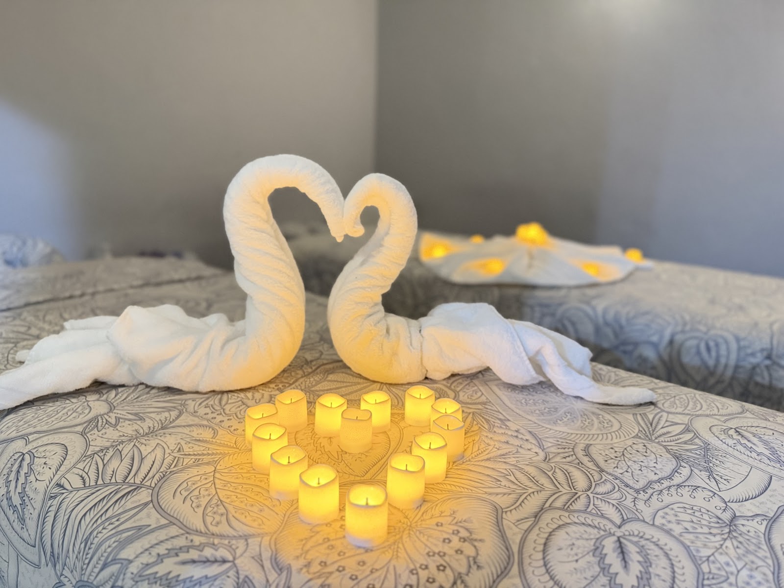 Escape Plus Nails & Kanok Thai Massage logo