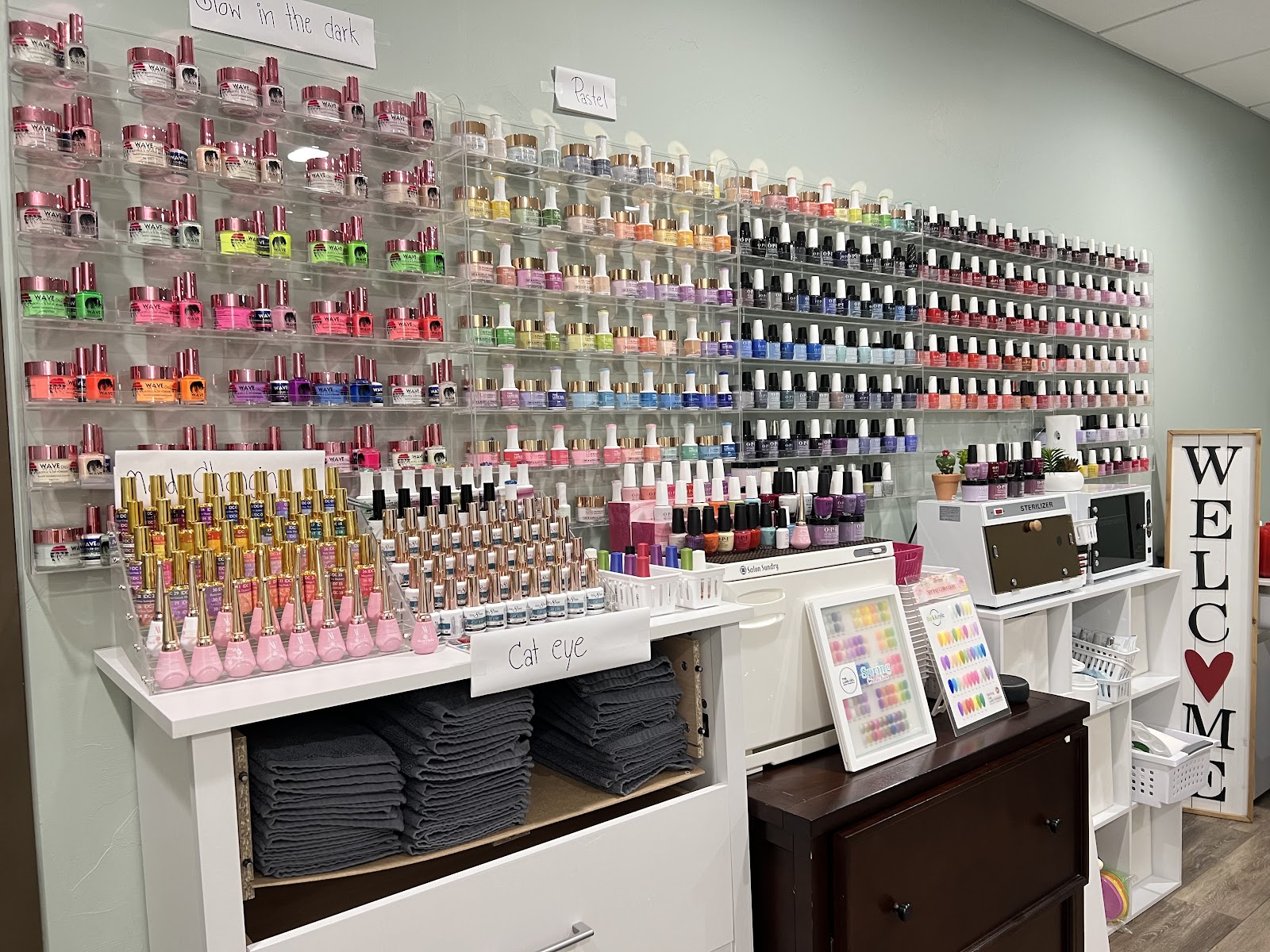 Escape Plus Nails & Kanok Thai Massage nail photo 4