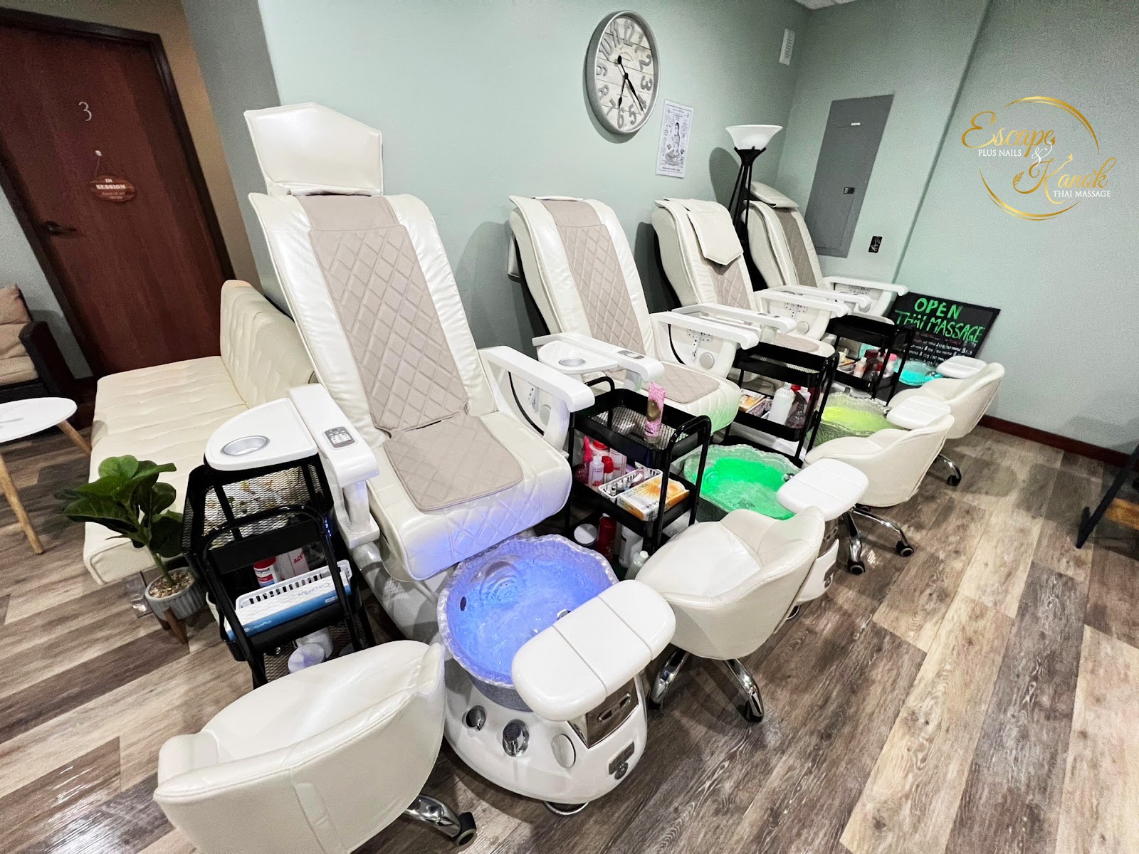 Escape Plus Nails & Kanok Thai Massage nail photo 5